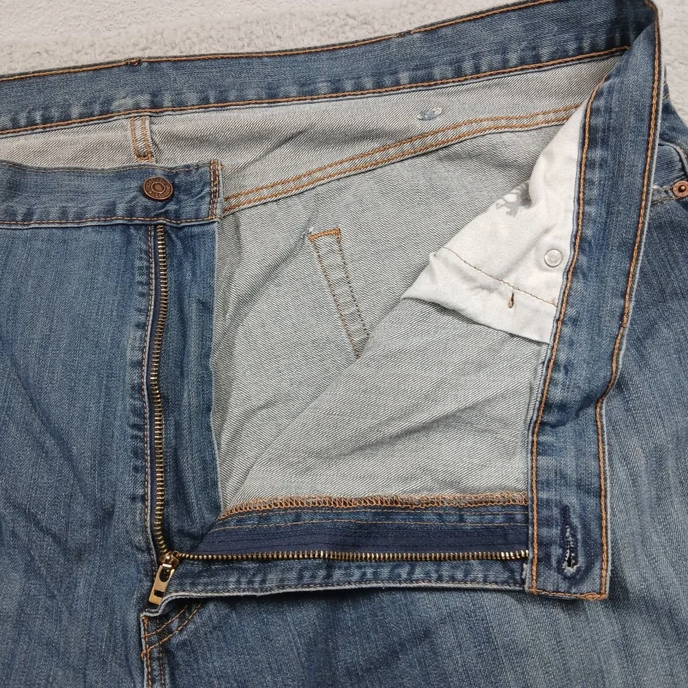 Levi's 559 Relaxed‎ Straight Jeans Mens 50x32 Medium Wash Blue Denim EUC